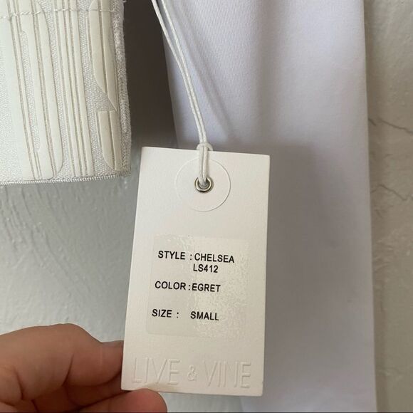 Lime & Vine “Disrupt the Norm” Chelsea Crop Top - Picture 4 of 8